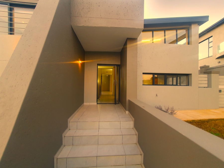 3 Bedroom Property for Sale in Le Grand Golf Estate Western Cape